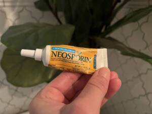 Neosporin tube