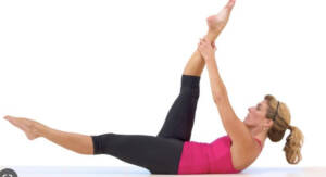 Pilates single leg stretch