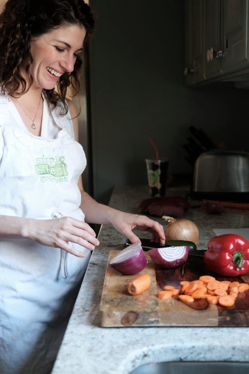 Erica Hopper is an elite marathoner, mom and chef. She tells the secrets of keeping a kitchen ready for healthy meals at any time.